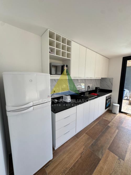 Si sueñas con una propiedad en un barrio cerrado, con piscina propia, amplio parrillero techado con un living exterior esta es tu mejor inversión - Ref : EQP8466 · Foto 8