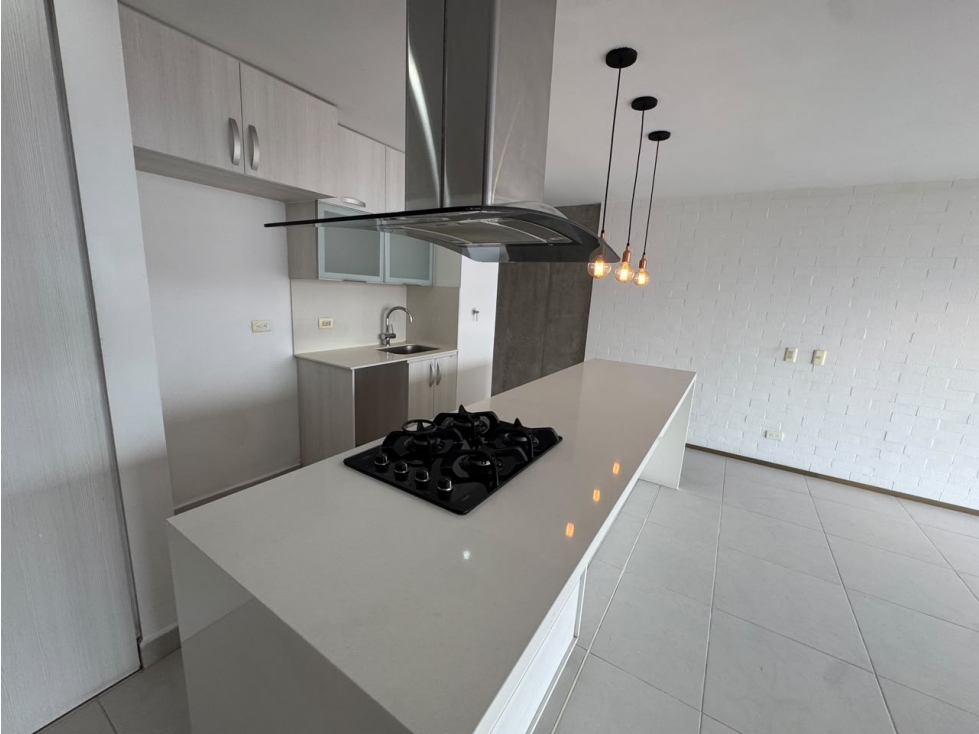 Apartamento en arriendo en Loma Del Esmeraldal, Envigado · foto 2 de 19