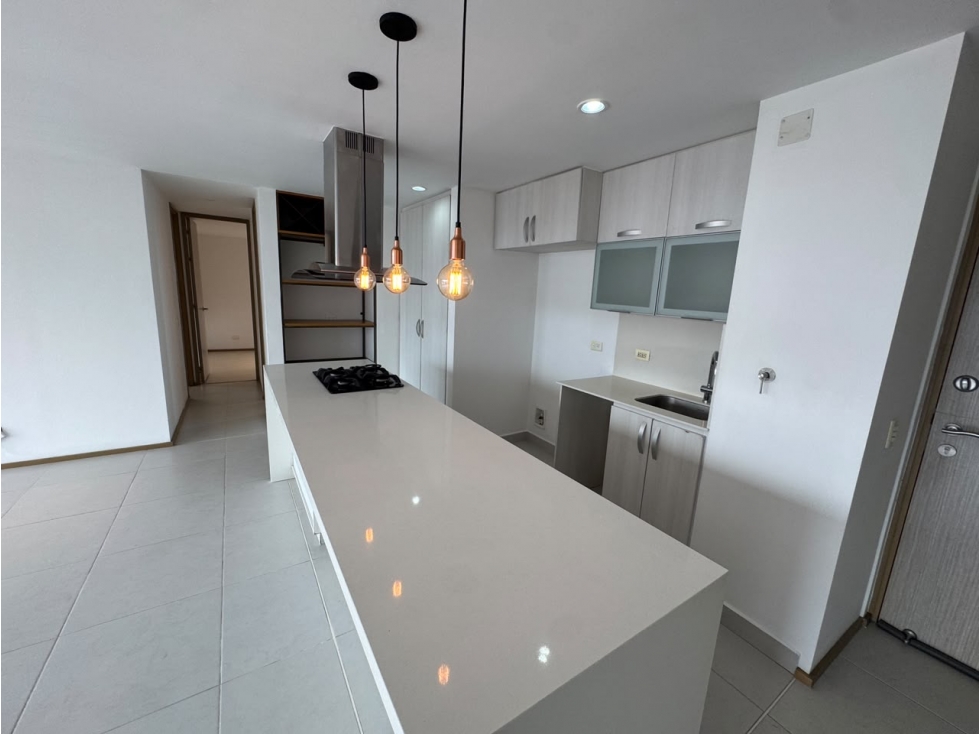 Apartamento en arriendo en Loma Del Esmeraldal, Envigado · foto 3 de 19