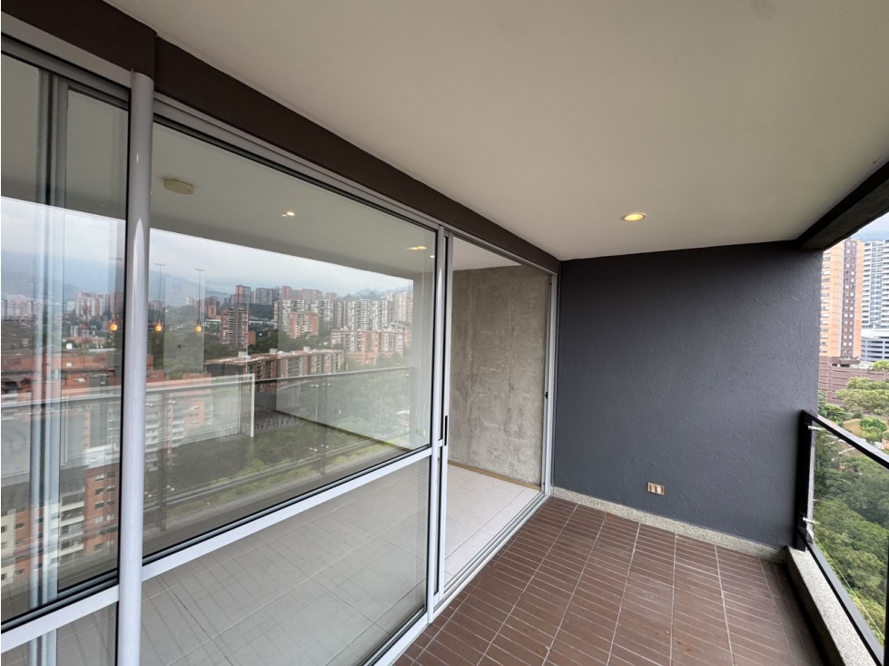 Apartamento en arriendo en Loma Del Esmeraldal, Envigado · foto 4 de 19
