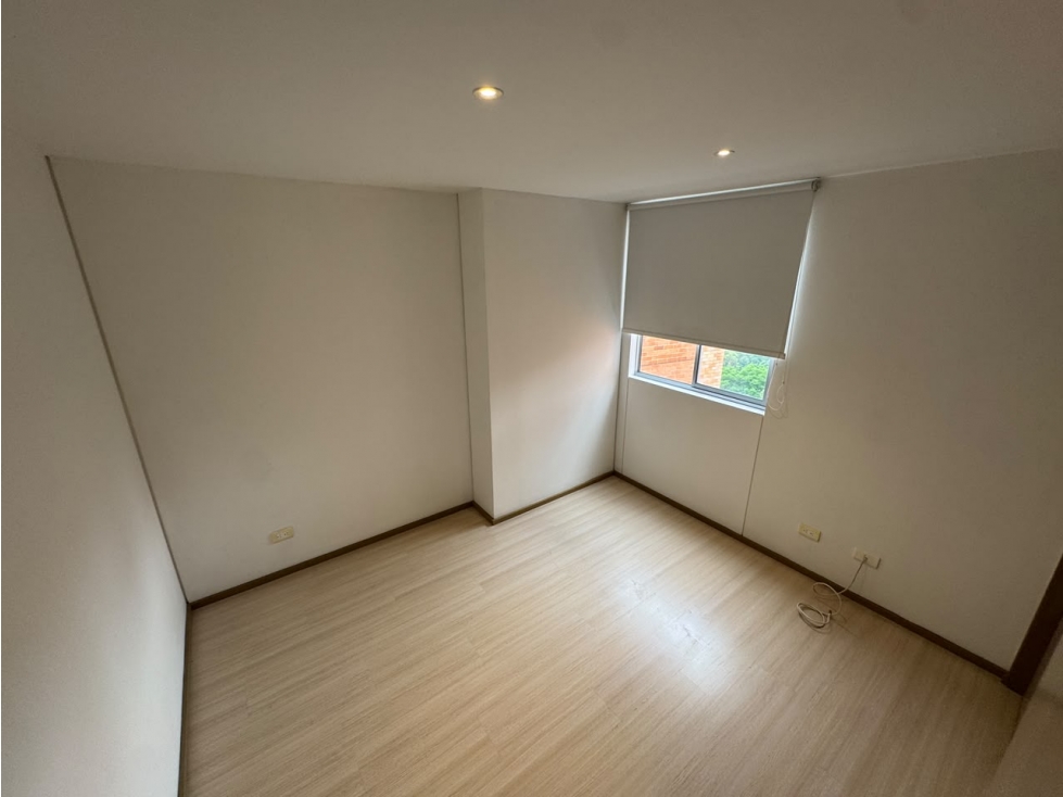 Apartamento en arriendo en Loma Del Esmeraldal, Envigado · foto 10 de 19