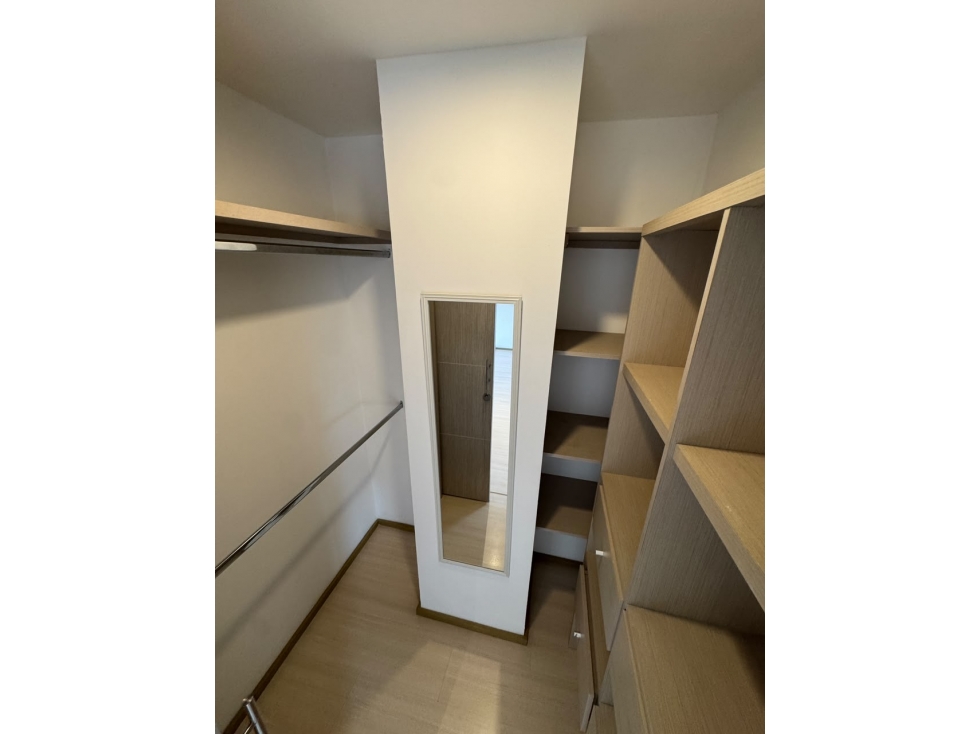 Apartamento en arriendo en Loma Del Esmeraldal, Envigado · foto 16 de 19