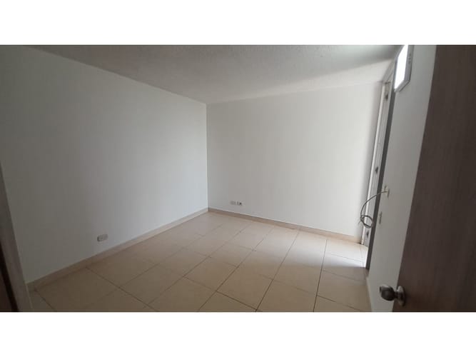 Apartamento de 2 alcobas en arriendo en Zona Industrial, Yumbo, 52 m² · foto 8 de 17