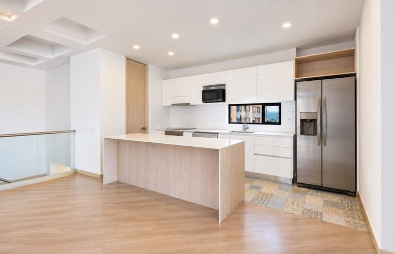 Apartamento de 2 alcobas en venta en Santa Barbara Oriental, Bogotá, 200 m² · foto 5 de 13