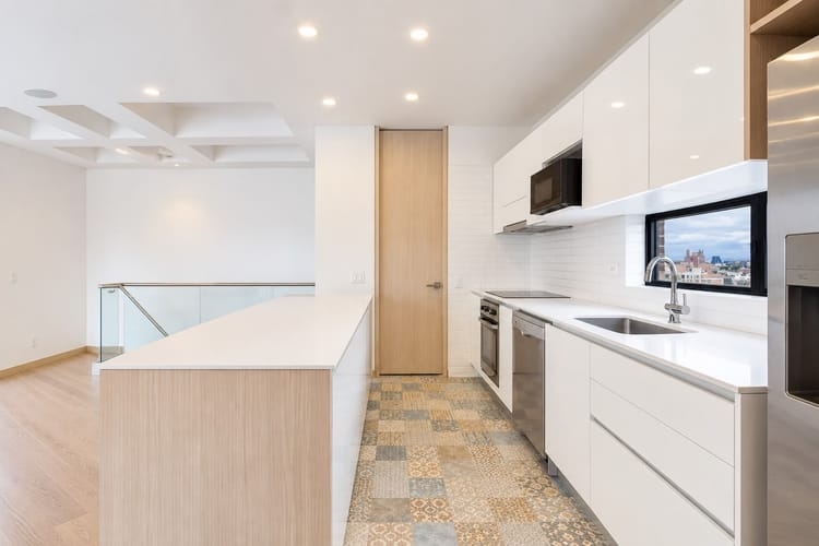 Apartamento de 2 alcobas en venta en Santa Barbara Oriental, Bogotá, 200 m² · foto 4 de 13