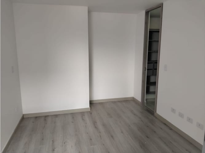 Apartamento de 3 alcobas en arriendo en Vegas De La Doctora, Sabaneta, 124 m² · foto 11 de 19