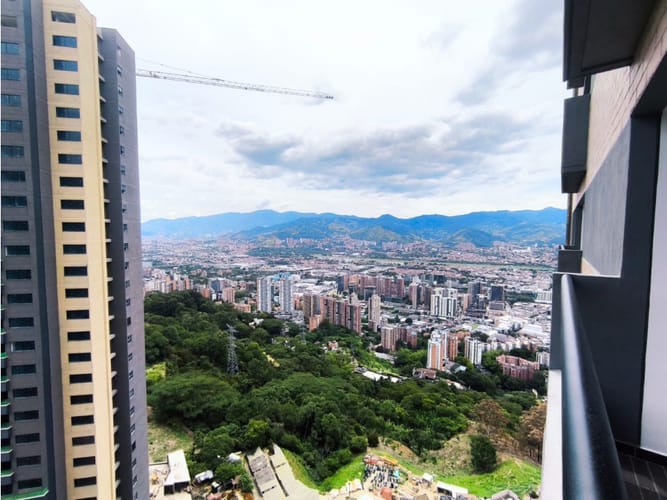 Apartamento de 2 alcobas en arriendo en Vía Las Palmas, Medellín, 65 m² · foto 2 de 17