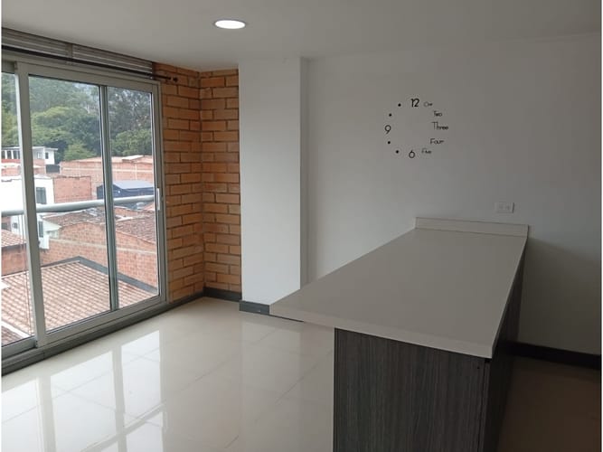 Apartamento de 2 alcobas en arriendo en Cristo Rey, Medellín, 80 m² · foto 2 de 14