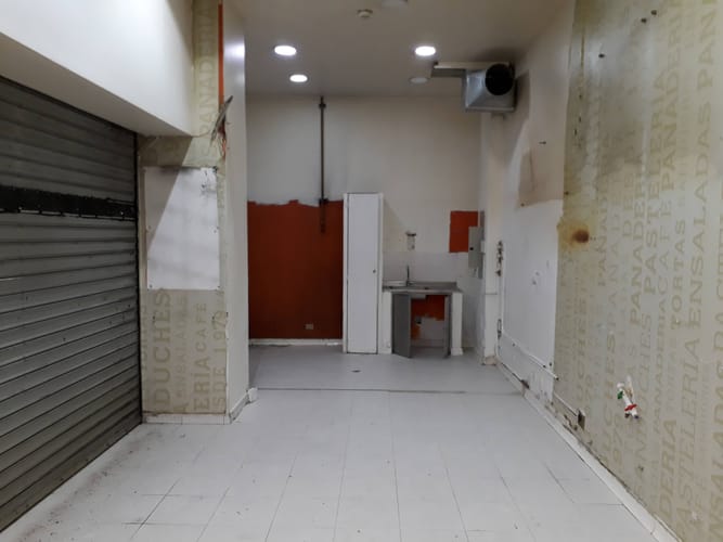 Local en arriendo en El Poblado, Medellín, 28 m² · foto 2 de 4