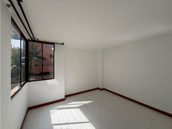 Apartamento de 4 alcobas en arriendo en Laureles, Medellín, 144 m² · foto 17 de 24