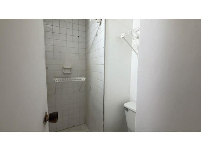 Apartamento de 4 alcobas en arriendo en Laureles, Medellín, 144 m² · foto 22 de 24