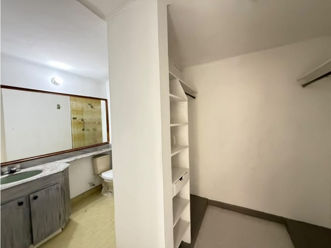 Apartamento de 4 alcobas en arriendo en Laureles, Medellín, 144 m² · foto 24 de 24