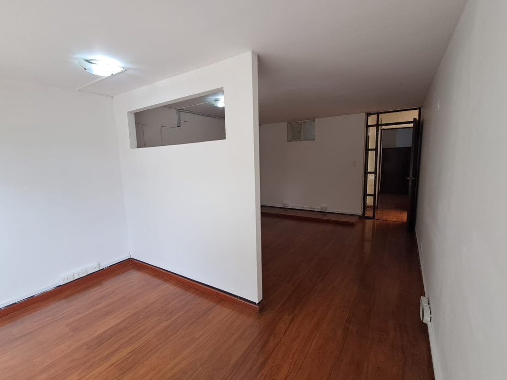 Casa en venta en Polo Club, Bogotá · foto 7 de 16