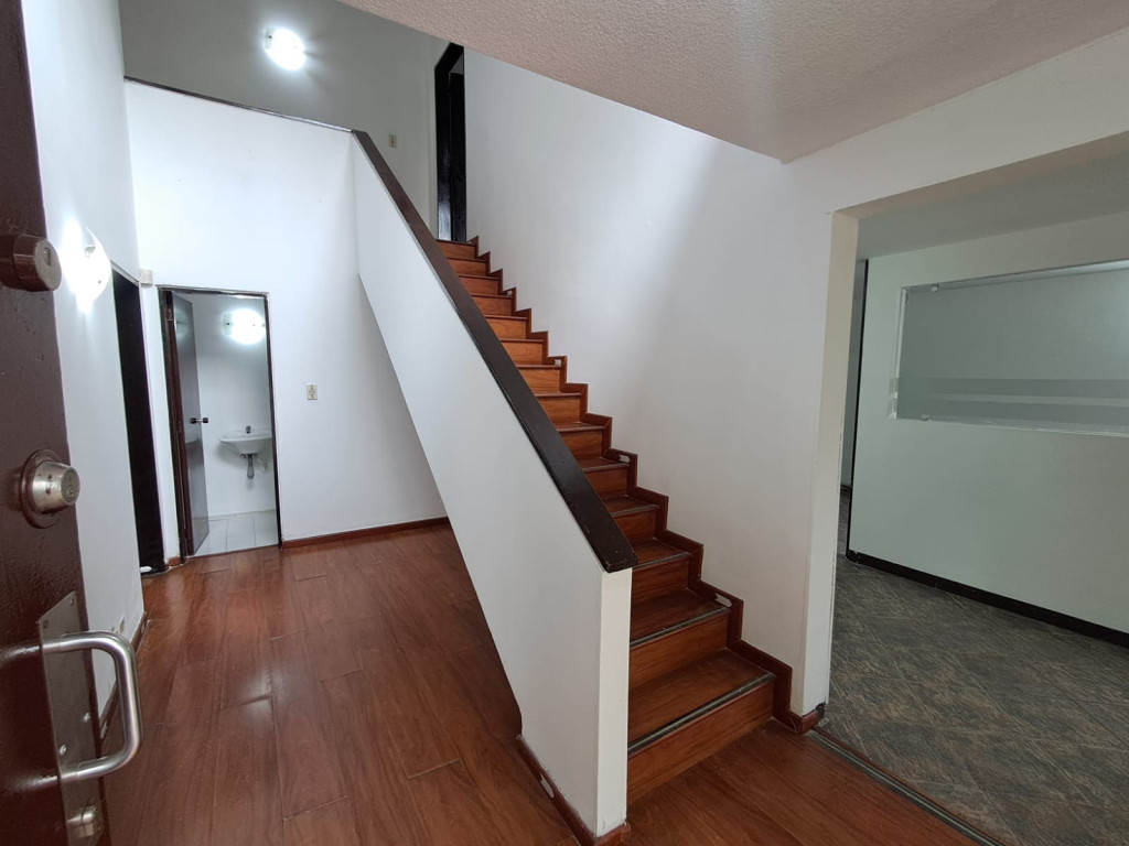 Casa en venta en Polo Club, Bogotá · foto 9 de 16