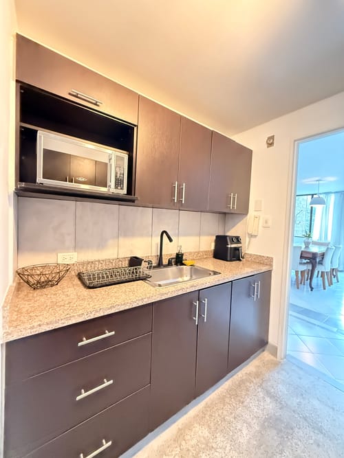 Apartamento de 3 alcobas en arriendo en La Castellana, Medellín, 120 m² · foto 6 de 19
