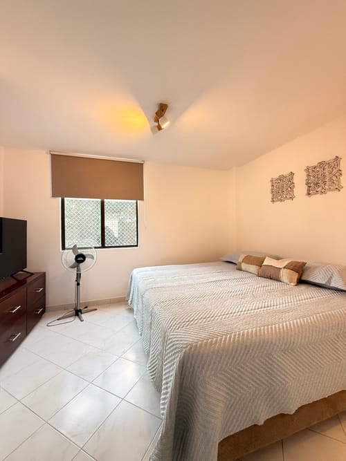 Apartamento de 3 alcobas en arriendo en La Castellana, Medellín, 120 m² · foto 17 de 19