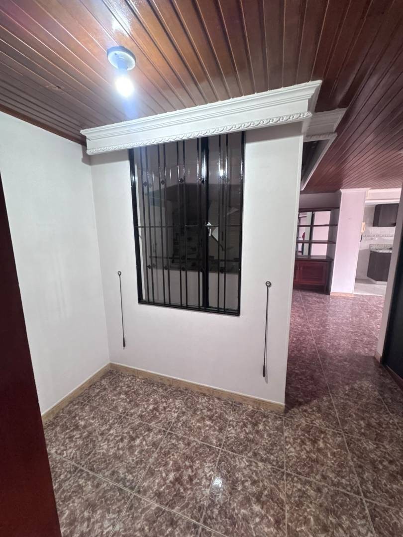 Apartamento en arriendo en Las Ferias, Bogotá · foto 7 de 15