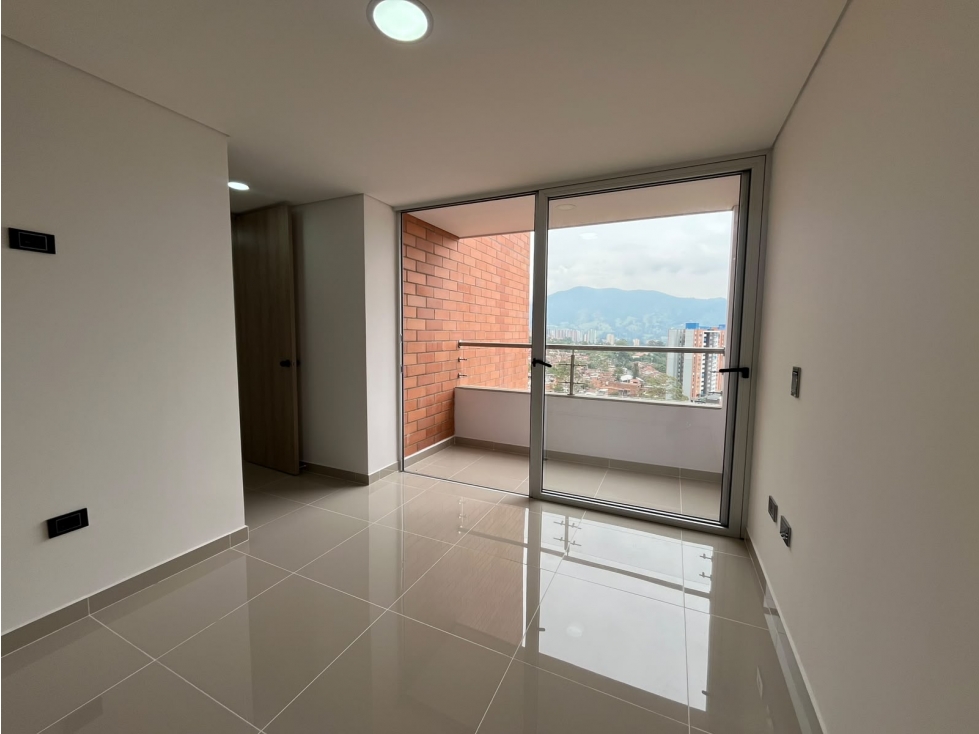 2BR Apartment in Toledo (67 m²) - 2