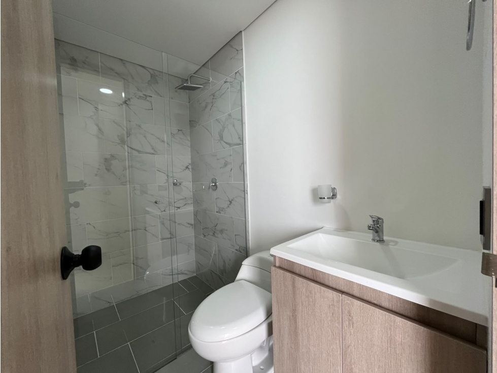 2BR Apartment in Toledo (67 m²) - 4