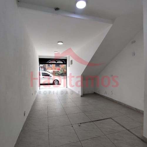 Local en venta en Bolivariana, Medellín, 24 m² · foto 2 de 5