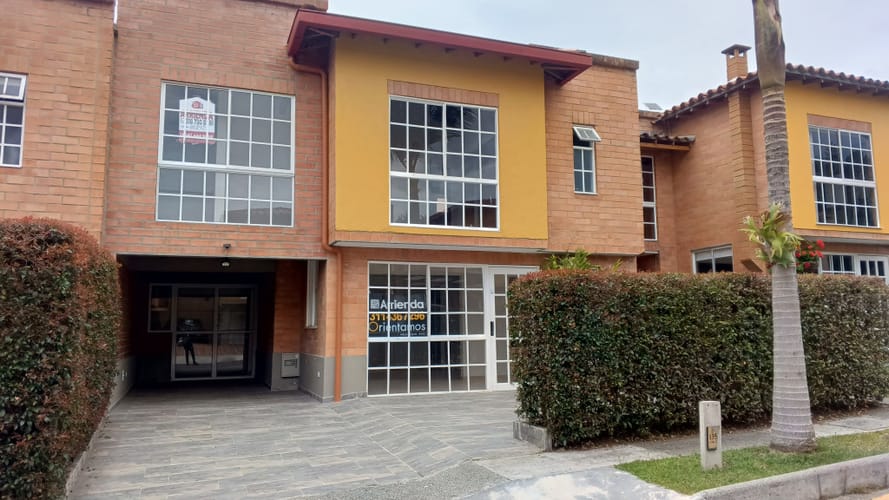 Casa de 3 alcobas en arriendo en El Tambo, La Ceja, 138 m² · foto 3 de 24