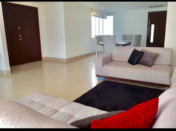Apartamento de 3 alcobas en venta en La Concepcion, Barranquilla, 210 m² · foto 2 de 12
