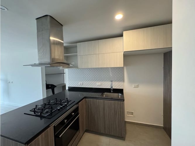 Apartamento de 2 alcobas en venta en Cedritos, Bogotá, 77 m² · foto 4 de 17
