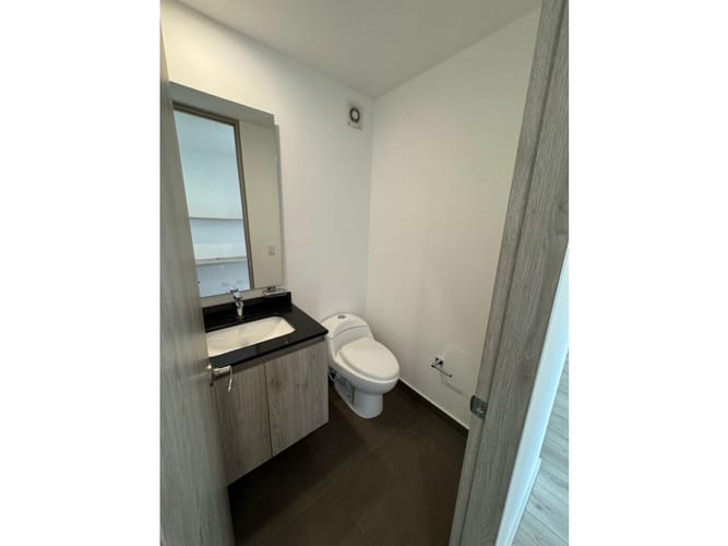 Apartamento de 2 alcobas en venta en Cedritos, Bogotá, 77 m² · foto 5 de 17
