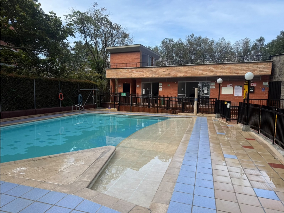 Apartamento en Arriendo en Loma del Indio, Medellín