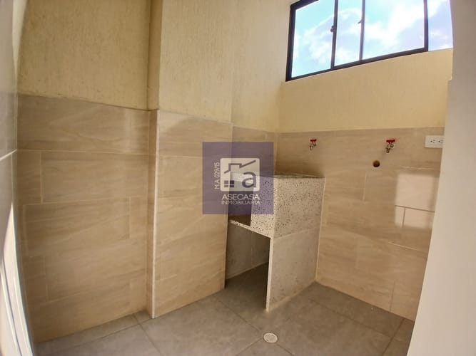 Apartamento de 3 alcobas en arriendo en Santa Cruz, Girón, 32 m² · foto 5 de 12