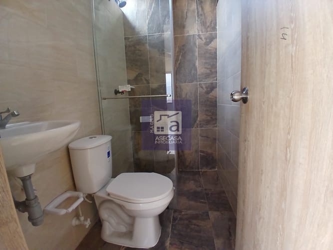Apartamento de 3 alcobas en arriendo en Santa Cruz, Girón, 32 m² · foto 6 de 12