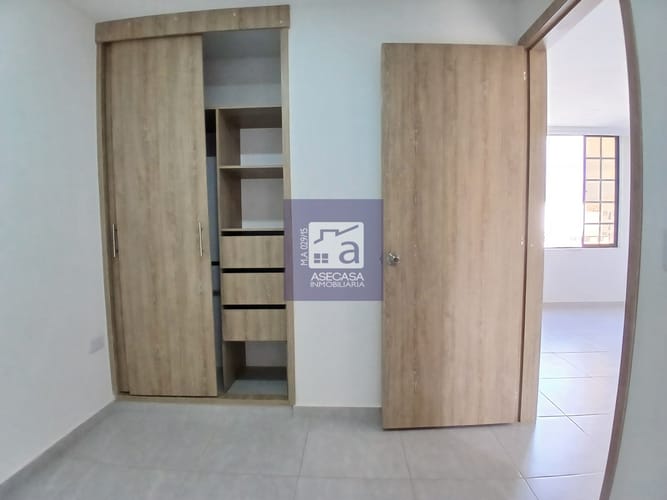 Apartamento de 3 alcobas en arriendo en Santa Cruz, Girón, 32 m² · foto 8 de 12