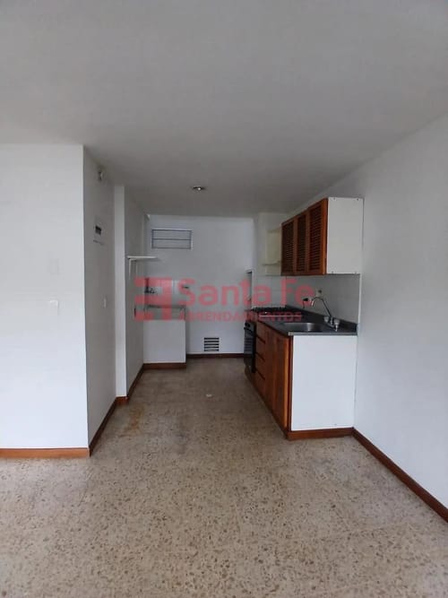 Apartamento de 1 alcoba en arriendo en La Almeria, Medellín, 35 m² · foto 3 de 10