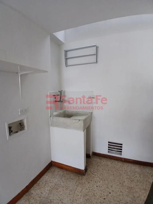 Apartamento de 1 alcoba en arriendo en La Almeria, Medellín, 35 m² · foto 6 de 10