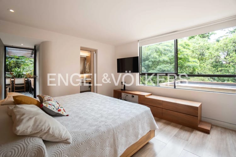 Apartamento de 3 alcobas en venta en El Tesoro, Medellín, 129 m² · foto 9 de 15