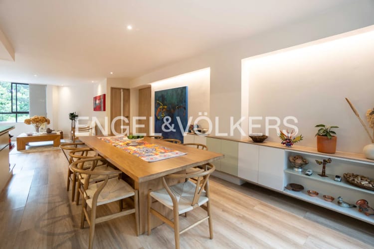 Apartamento de 3 alcobas en venta en El Tesoro, Medellín, 129 m² · foto 2 de 15