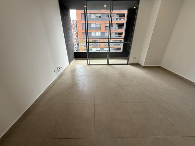 Apartamento de 2 alcobas en arriendo en Villa Carlota, Medellín, 79 m² · foto 2 de 16