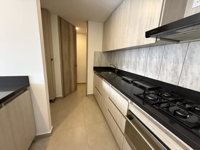 Apartamento de 2 alcobas en arriendo en Villa Carlota, Medellín, 79 m² · foto 4 de 16