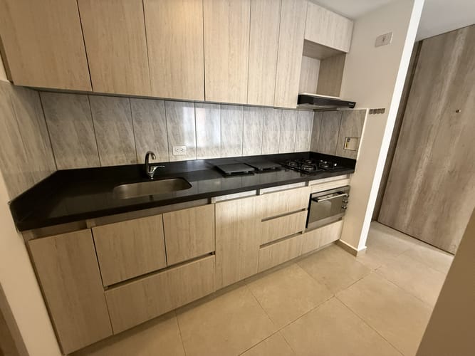 Apartamento de 2 alcobas en arriendo en Villa Carlota, Medellín, 79 m² · foto 5 de 16