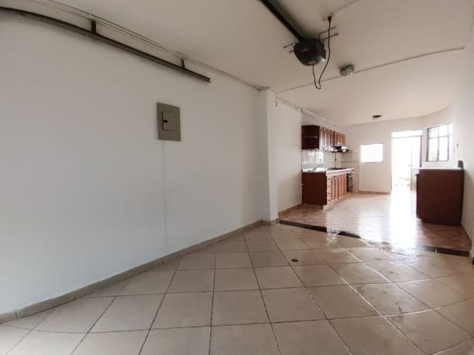 Casa de 4 alcobas en venta en Fátima, Medellín, 230 m² · foto 2 de 24