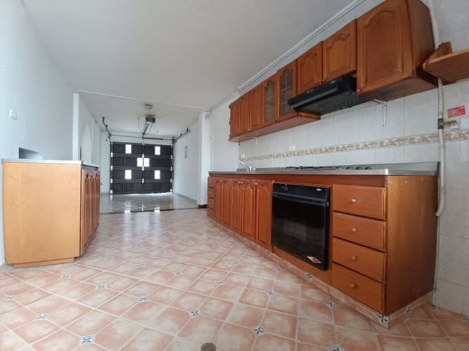 Casa de 4 alcobas en venta en Fátima, Medellín, 230 m² · foto 4 de 24