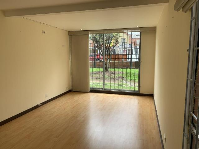 Apartamento en venta en Engativá, Bogotá · foto 2 de 11