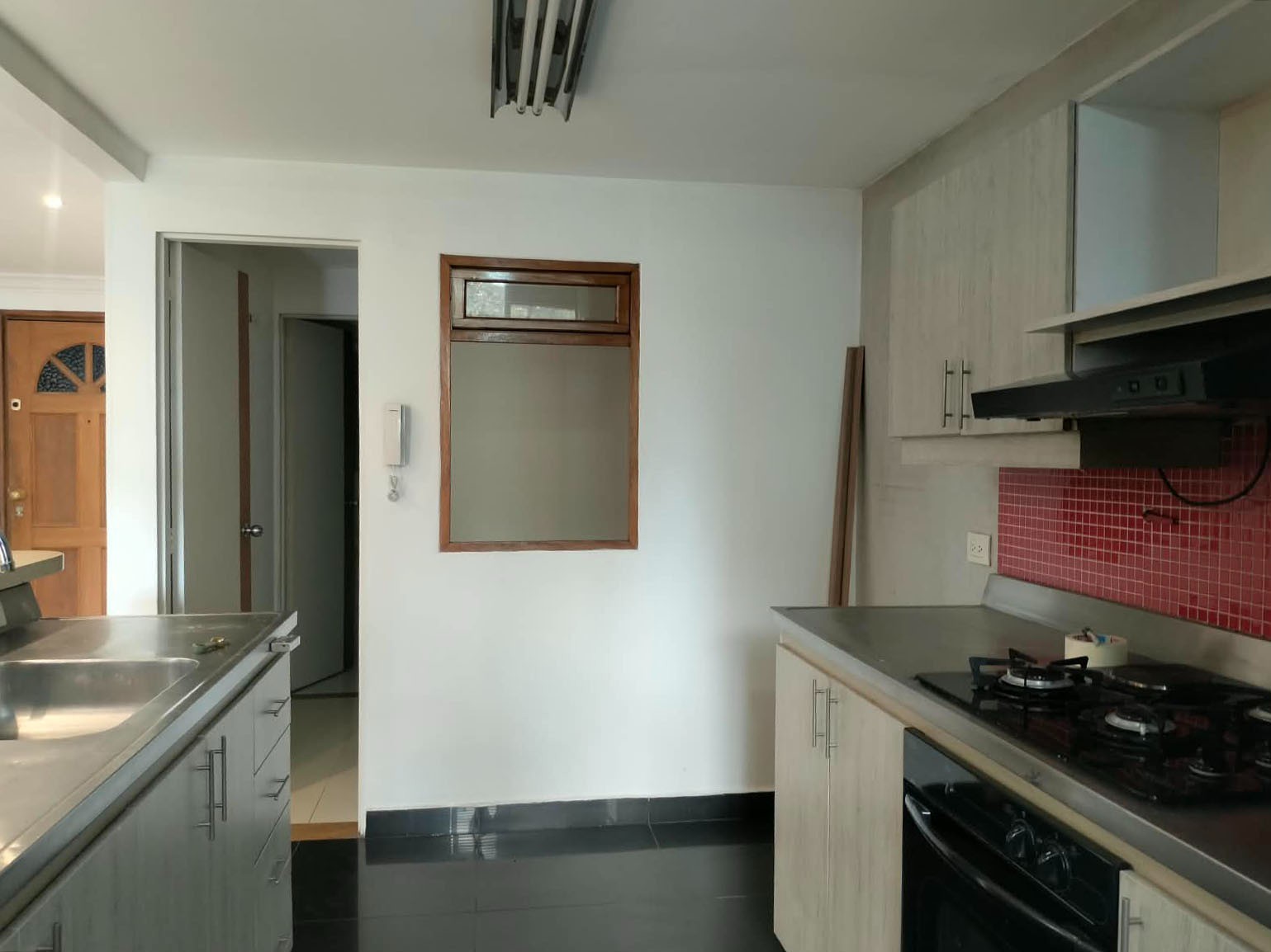 Apartamento en arriendo en El Poblado, Medellín · foto 3 de 16