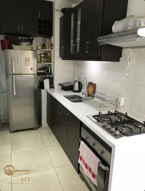 Alquiler apartamento 3 dormitorios, 2 baños y balcón vista despejada Tres Cruces · Foto 1