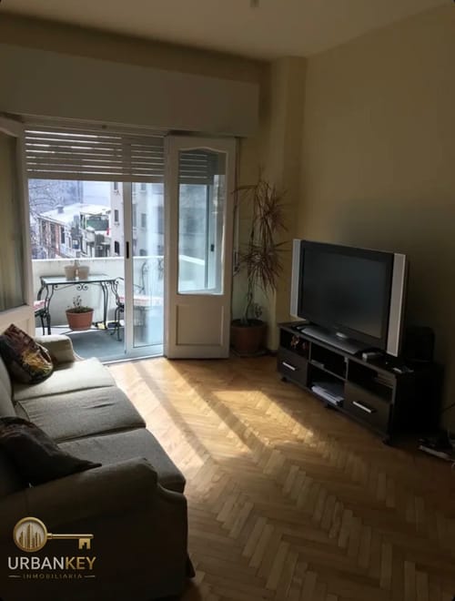 Alquiler apartamento 3 dormitorios, 2 baños y balcón vista despejada Tres Cruces · Foto 3