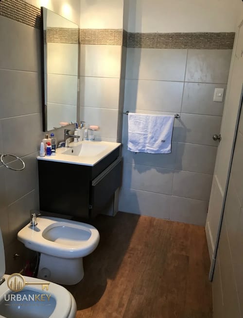 Alquiler apartamento 3 dormitorios, 2 baños y balcón vista despejada Tres Cruces · Foto 7