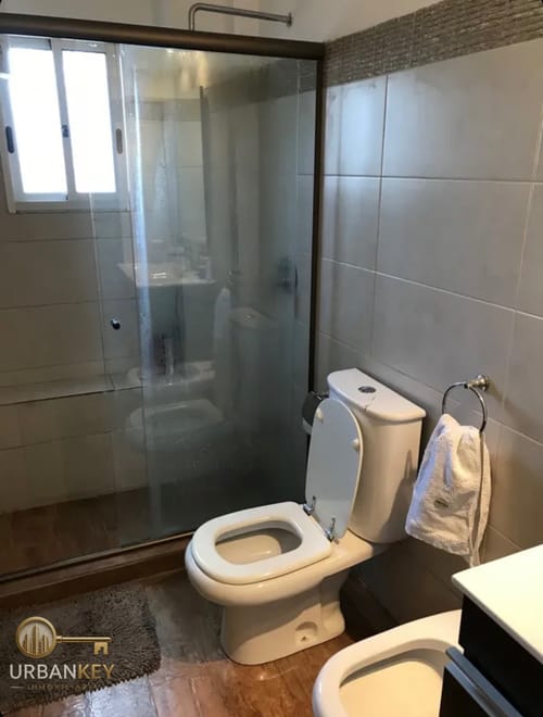 Alquiler apartamento 3 dormitorios, 2 baños y balcón vista despejada Tres Cruces · Foto 8