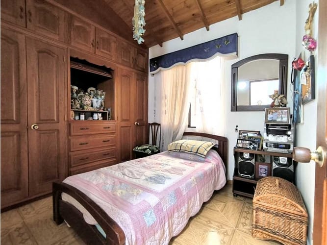 Casa de 3 alcobas en venta en El Rincón, Medellín, 78 m² · foto 18 de 24
