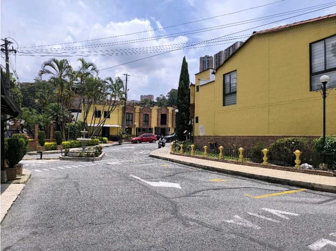 Casa de 3 alcobas en venta en El Rincón, Medellín, 78 m² · foto 24 de 24