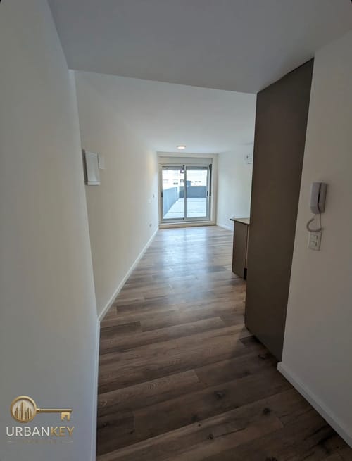 Alquiler monoambiente con piscina y un patio de uso exclusivo en Cordon Design · Foto 4
